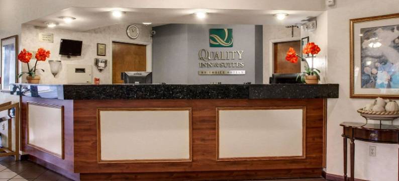 品质酒店及套房克林顿 - 杰克逊西(Quality Inn & Suites Clinton - Jackson West)图片