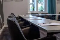 Livin Station Hotel - Bãi đậu xe