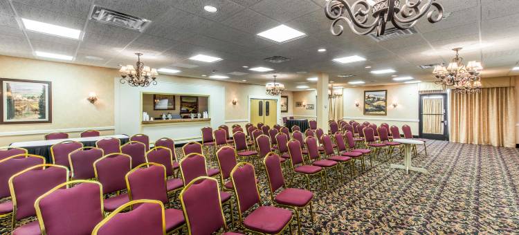 对面会议中心凯艺套房酒店(Quality Inn & Suites Conference Center Across from Casino)图片