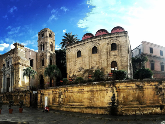 德勒维多利华丽套房酒店