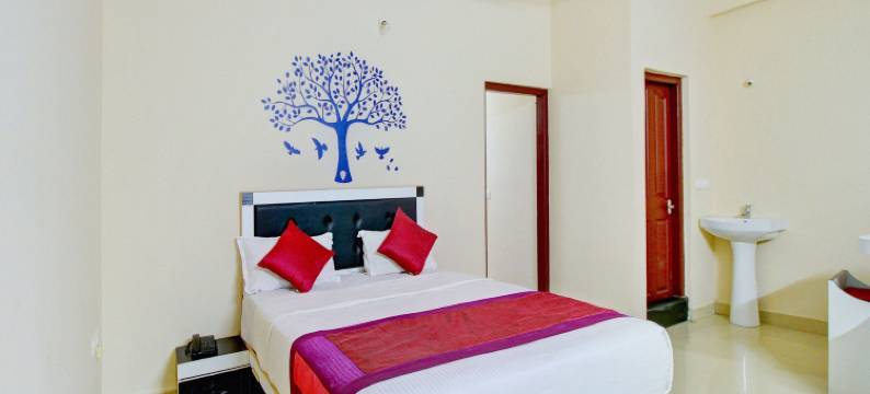 OYO 11932 钟楼附近优雅 2BHK 家庭酒店(OYO 11932 Home Elegant 2BHK Near Clock Tower)图片