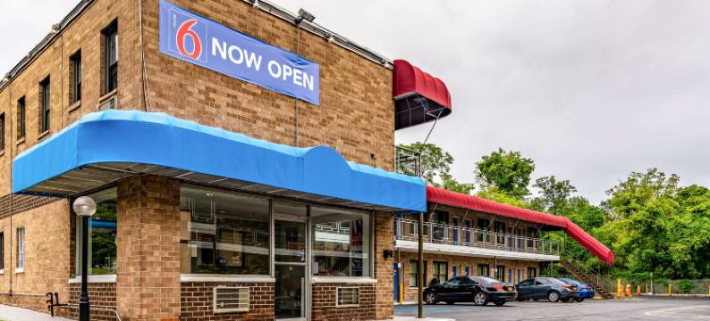 纽约埃姆斯福尔德白原 6 号汽车旅馆(Motel 6 Elmsford, NY - White Plains)图片