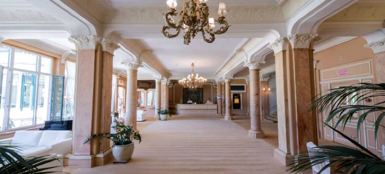 伊甸园宫奥拉克酒店(Hotel Eden Palace au Lac)图片