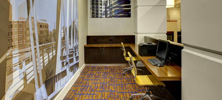 哥伦布市区万怡酒店(Courtyard Columbus Downtown)图片