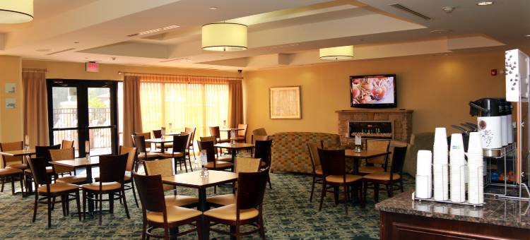 智选假日套房酒店佩里(Holiday Inn Express & Suites Perry)图片