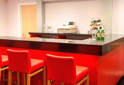 Riverside HotelHotel Overview