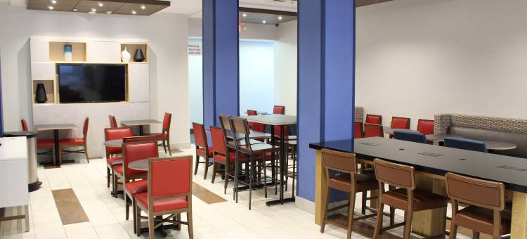 智选假日套房酒店纳帕谷 - 美国大峡谷(Holiday Inn Express & Suites Napa Valley-American Canyon)图片