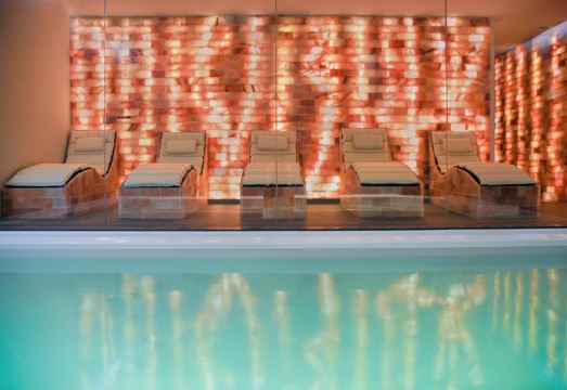 Qube Hotel Bergheim Hotel Overview