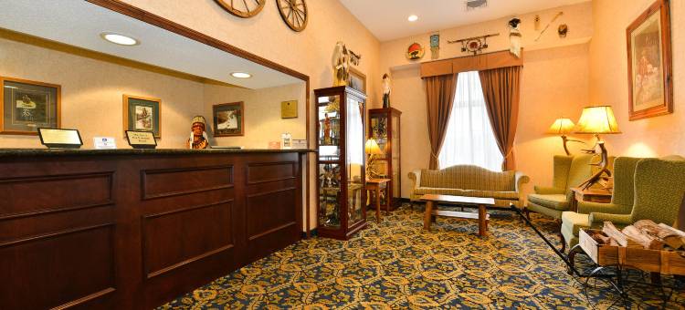 十字路贝斯特韦斯特优质套房酒店(Best Western Plus Crossroads Inn  Suites)图片