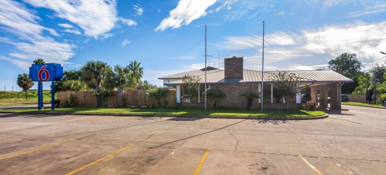 德克萨斯州自由港莫特尔6号汽车旅馆(Motel 6 Freeport, TX)图片