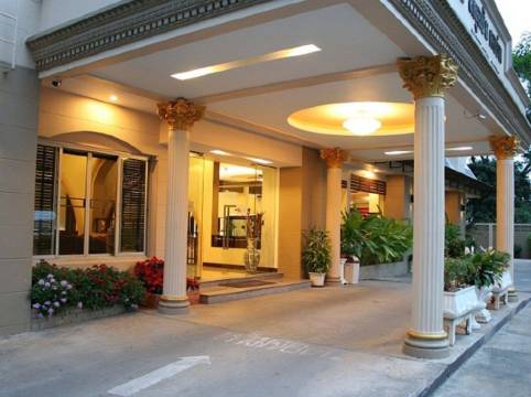 薩庫查廣場酒店