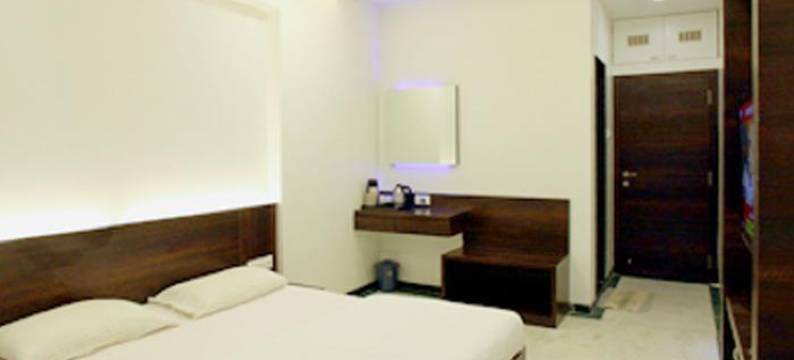 OYO 4448 Hotel Suresh Plaza图片