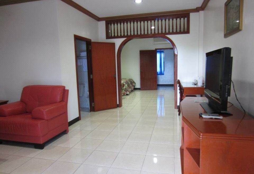 S & C Hotel Suites & Apartment Hotel Overview