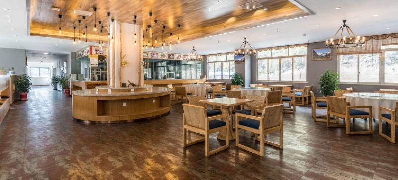 波密格拉丹东酒店图片