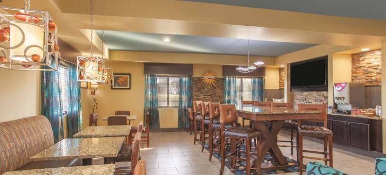 伊丽莎白敦拉昆塔温德姆套房酒店(La Quinta Inn & Suites by Wyndham Elizabethtown)图片