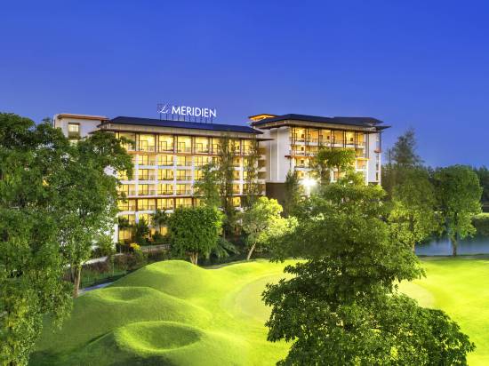 曼谷素萬那普艾美高爾夫水療度假酒店