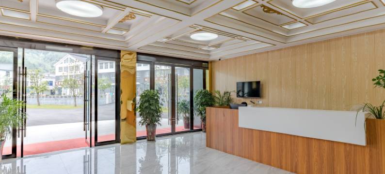 天柱山龙润假日酒店图片