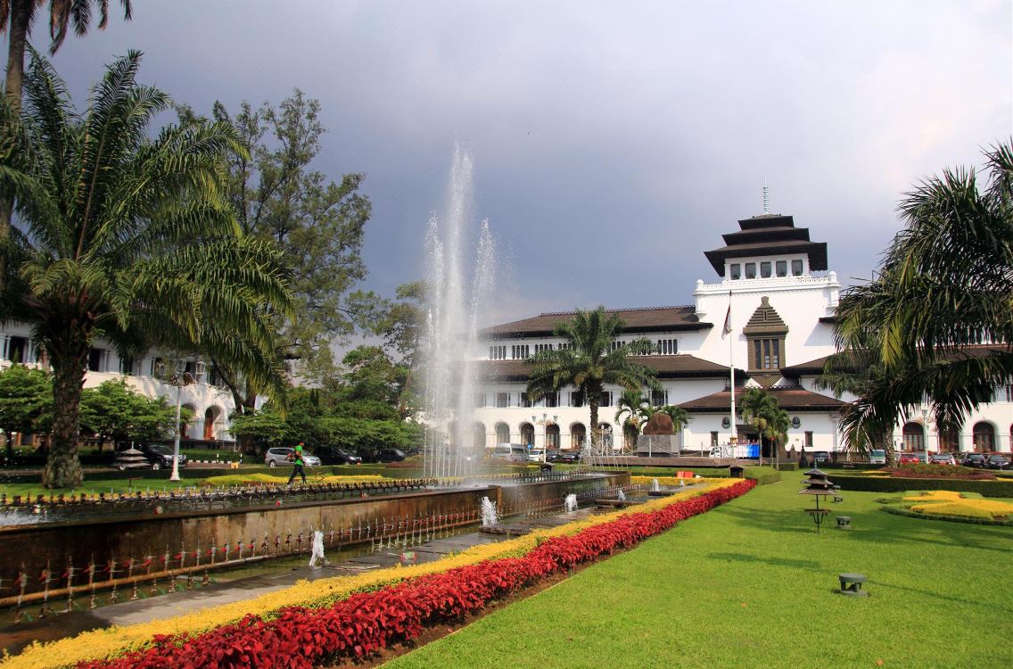 Villa Dago Pakar Syariah Hotel Reviews And Room Rates - 