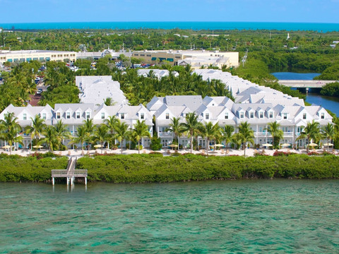 帕罗特基酒店及别墅