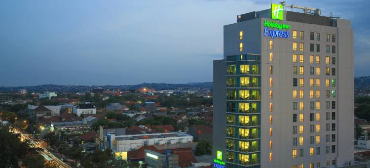 三宝垄新邦利马智选假日酒店(Holiday Inn Express SEMARANG SIMPANG LIMA by IHG)图片
