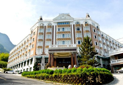 Le Midi Hotel Chitou Hotel Overview