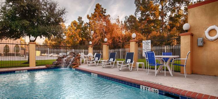 山姆休斯顿收费公路温德姆戴斯套房酒店(Days Inn & Suites by Wyndham Sam Houston Tollway)图片