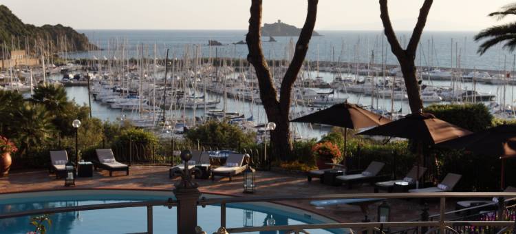 卡拉代尔波尔图蓬塔阿拉(Cala del Porto Punta Ala)图片