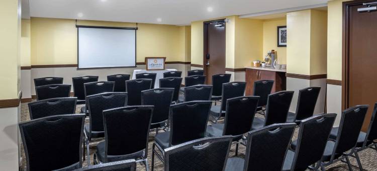 奥沙瓦拉昆塔温德姆套房酒店(La Quinta Inn & Suites by Wyndham Oshawa)图片