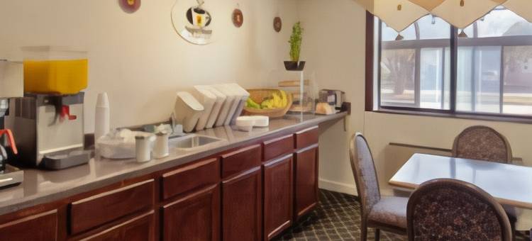 尚佩恩温德姆速8酒店(Super 8 by Wyndham Champaign)图片