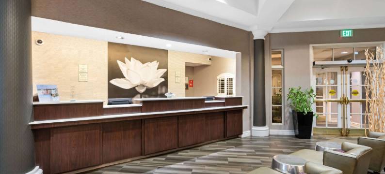 迈措沃迷信泉拉昆塔温德姆套房酒店(La Quinta Inn & Suites by Wyndham Mesa Superstition Springs)图片