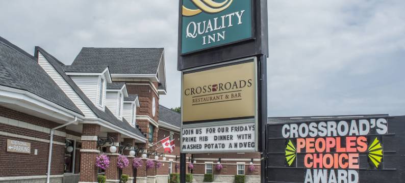 村庄旅馆及套房(Village Inn & Suites)图片