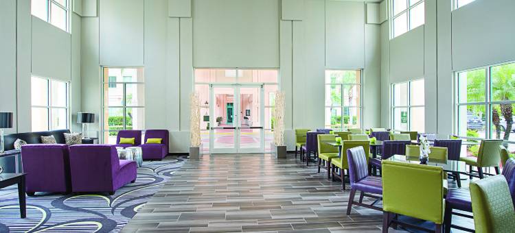 普兰特西南第六大街拉昆塔温德姆套房酒店(La Quinta Inn & Suites by Wyndham Plantation at SW 6th St)图片