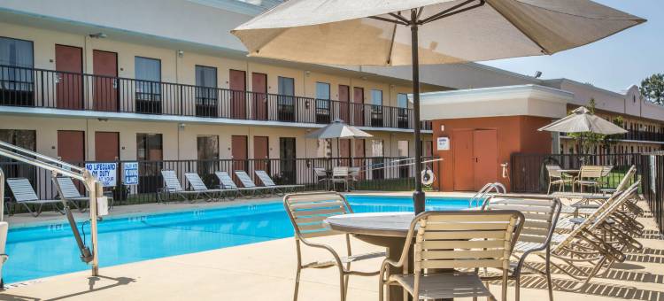 格林维尔品质酒店及套房 - 海伍德购物中心(Quality Inn & Suites Greenville - Haywood Mall)图片