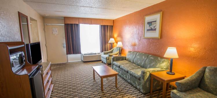 品质酒店&套房帕拉特卡河滨(Quality Inn & Suites Palatka Riverfront)图片