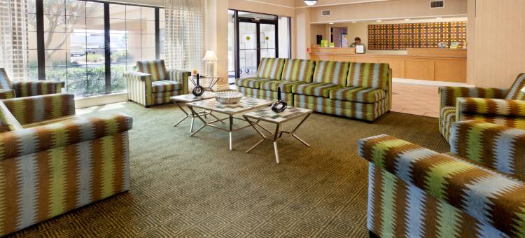 圆石城北拉昆塔温德姆套房酒店(La Quinta Inn & Suites by Wyndham Round Rock North)图片