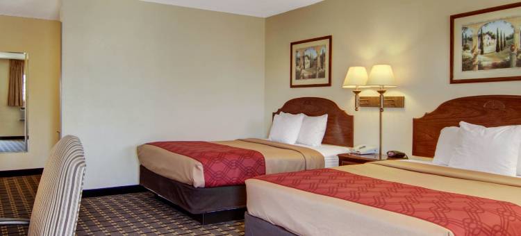 艾柯诺罗奇圣罗莎汽车旅馆(Econo Lodge Inn & Suites)图片