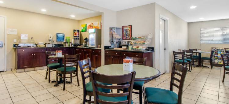 华美达海湾套房旅馆(Ramada Bayside Inn and Suites)图片