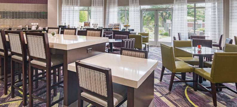 沃斯堡北拉昆塔温德姆套房酒店(La Quinta Inn & Suites by Wyndham Fort Worth North)图片