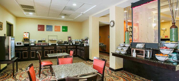 奥古斯塔西部舒适酒店及套房，靠近戈登堡(Comfort Inn & Suites Augusta West Near Fort Gordon)图片