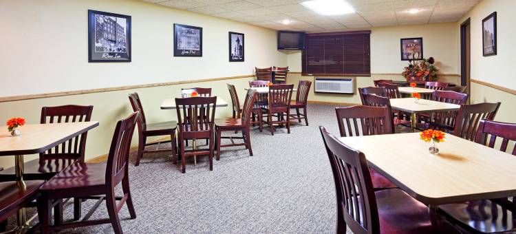 弗格斯福尔斯美吟温德姆酒店及会议中心(AmericInn by Wyndham Fergus Falls Conference Center)图片