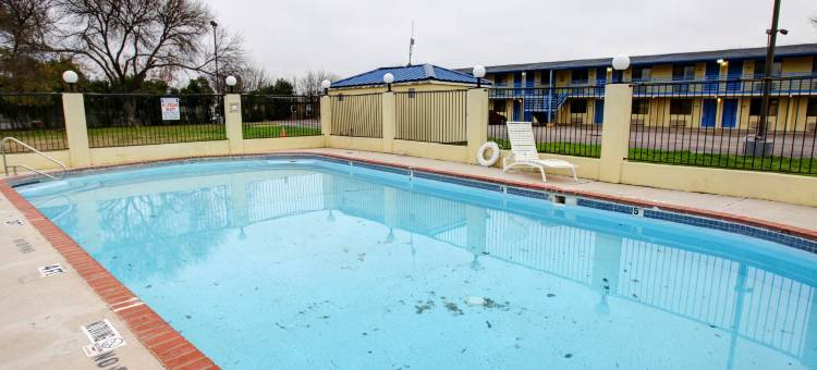 6韦科汽车旅馆(Motel 6 Waco, TX)图片