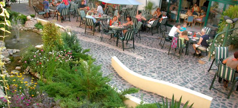 特拉奇亚广场酒店(Apartment in Trakia Plaza)图片