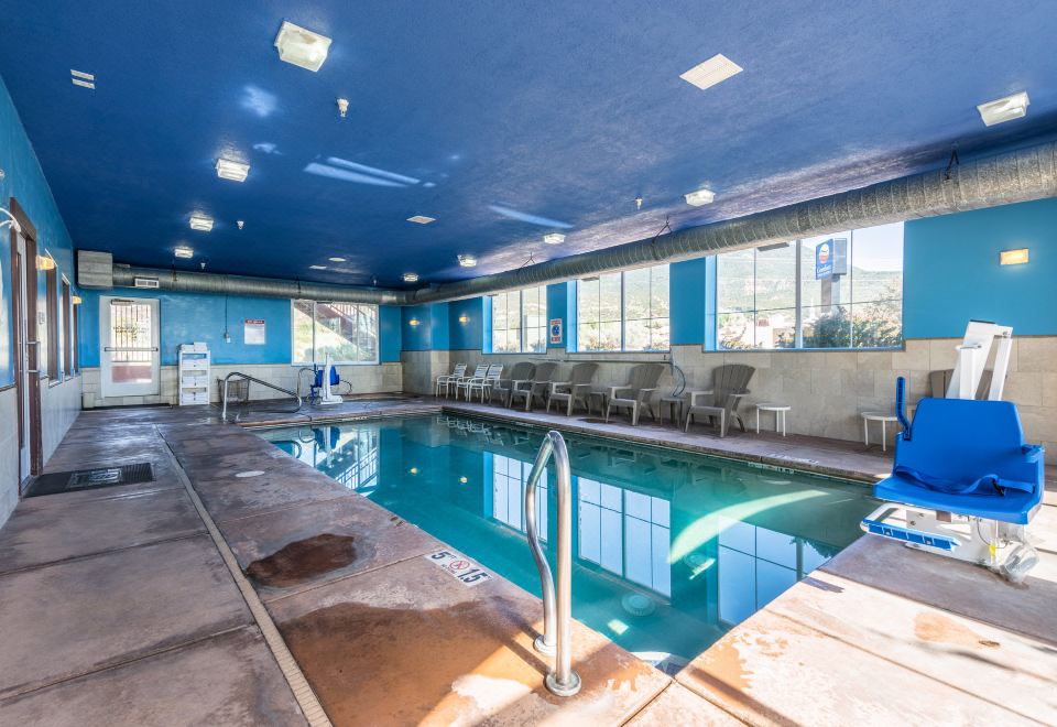 Comfort Inn & SuitesHotel Overview