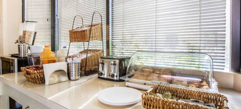 加利福尼亚旅馆套房贝克斯菲尔德(California Inn and Suites Bakersfield)图片