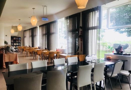 Caotun Zhi Da Craft Service Guest House Hotel Overview