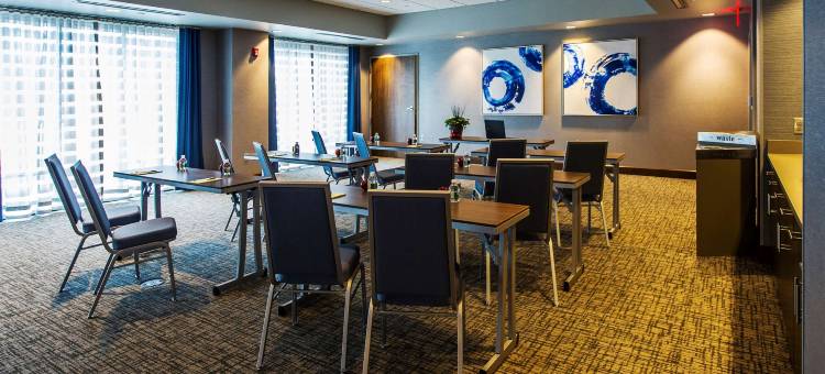 福克斯伯勒曼斯菲尔德欢朋套房酒店(Hampton Inn & Suites Foxborough -Mansfield)图片