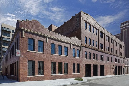 十字路口酒店(crossroads hotel)