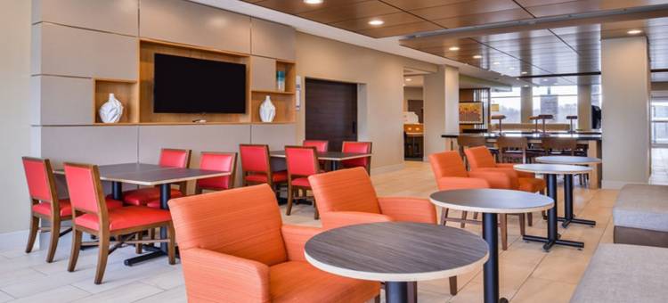 智选假日套房酒店-派克斯伯格市东(Holiday Inn Express & Suites Parkersburg East)图片