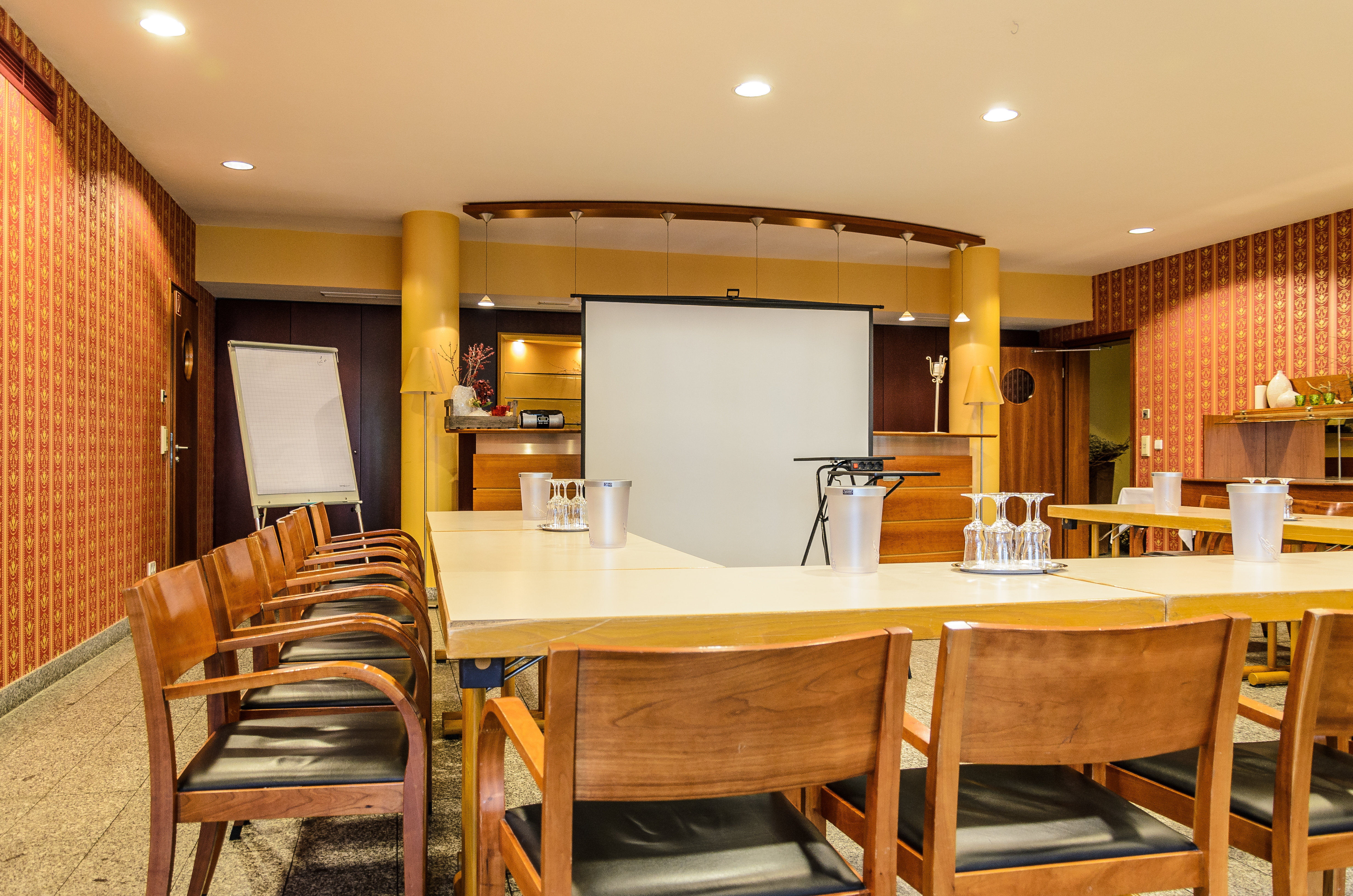 Akzent Hotel Goldner Hirsch Over view