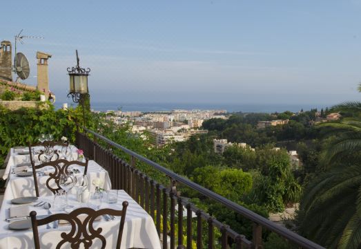 Chateau le CagnardHotel Overview